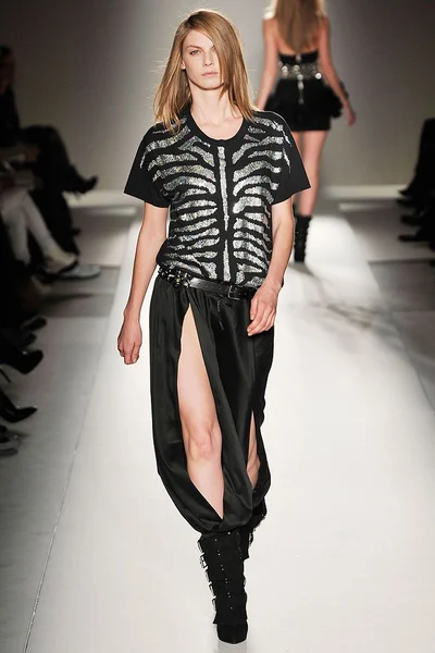 Look 19